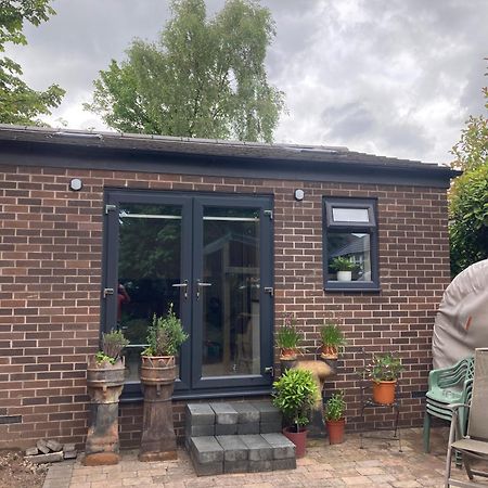 Beautiful Detached Private Annex In Great Location Apartment Manchester Bagian luar foto