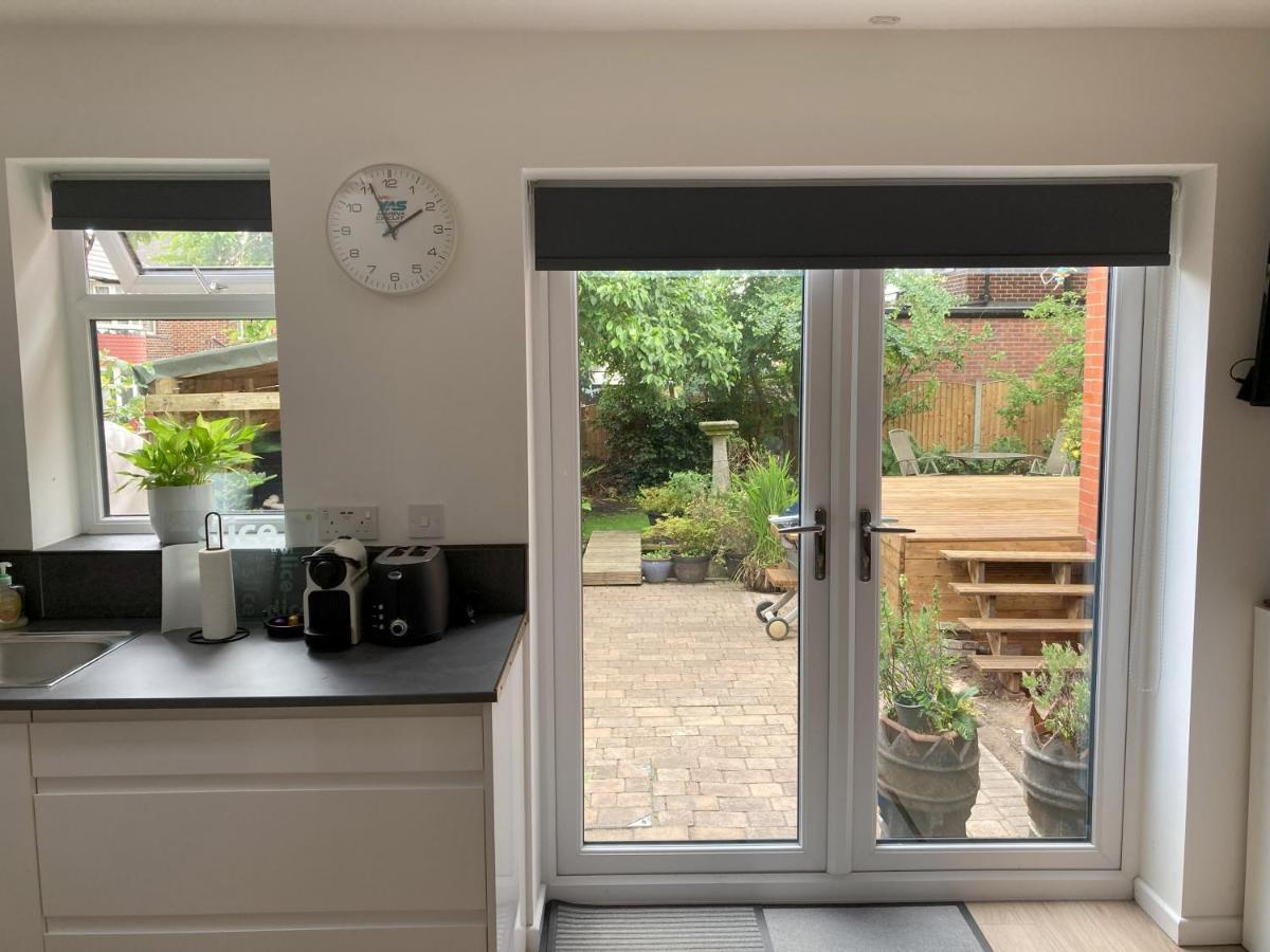 Beautiful Detached Private Annex In Great Location Apartment Manchester Bagian luar foto