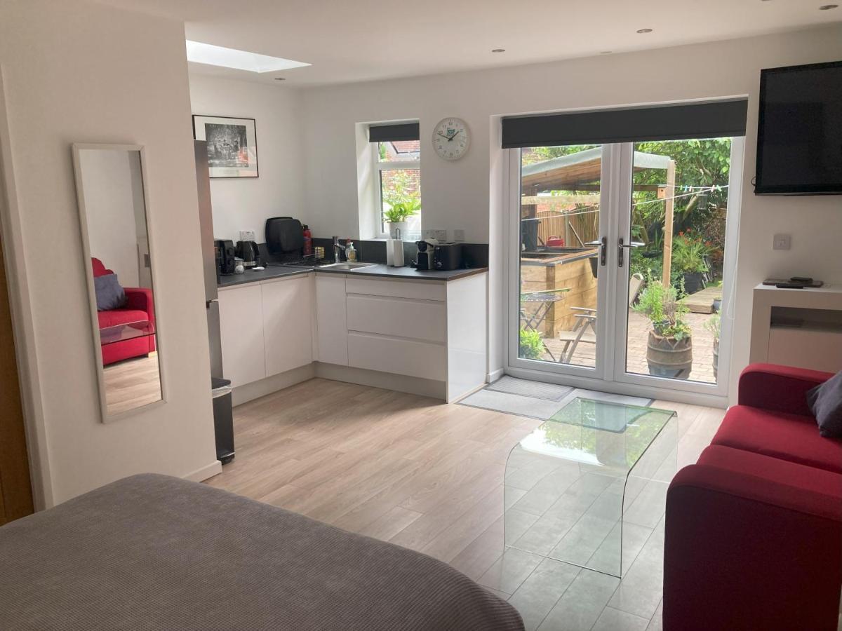 Beautiful Detached Private Annex In Great Location Apartment Manchester Bagian luar foto