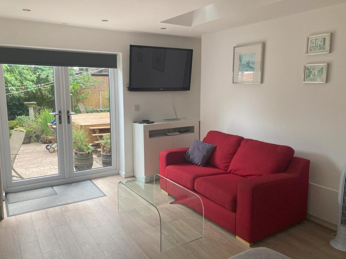 Beautiful Detached Private Annex In Great Location Apartment Manchester Bagian luar foto